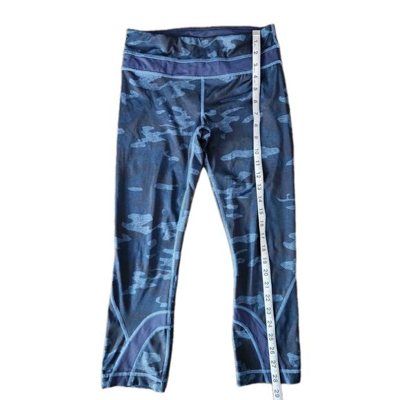 Lululemon Multicolor Camo Stretch Pull On Athletic Cropped Leggings 965 Size 4 - Picture 6 of 6